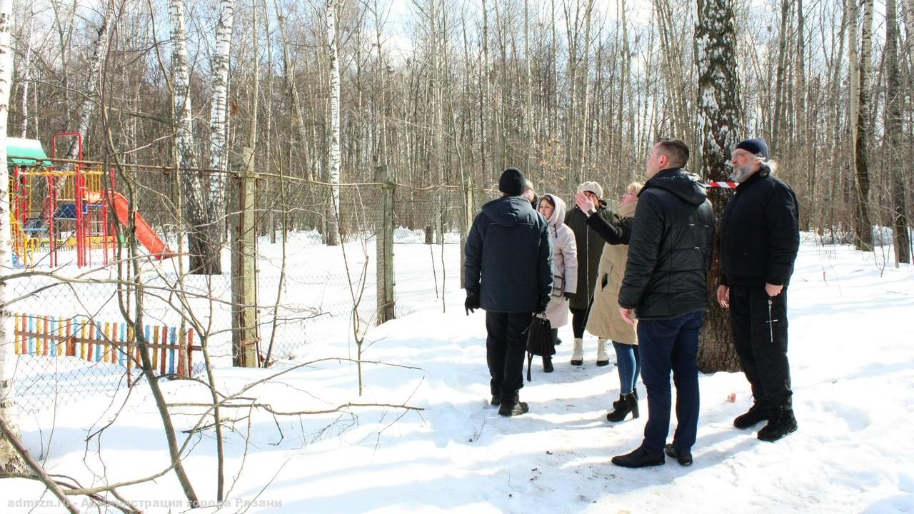 В парке Белякова состоялась встреча активистов с экологом